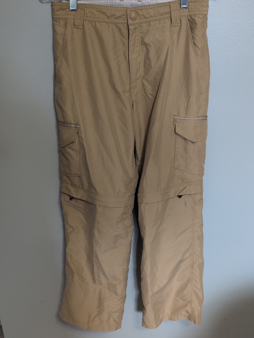 The North Face Convertible Cargo Pants in Khaki Tan Boys 14/16